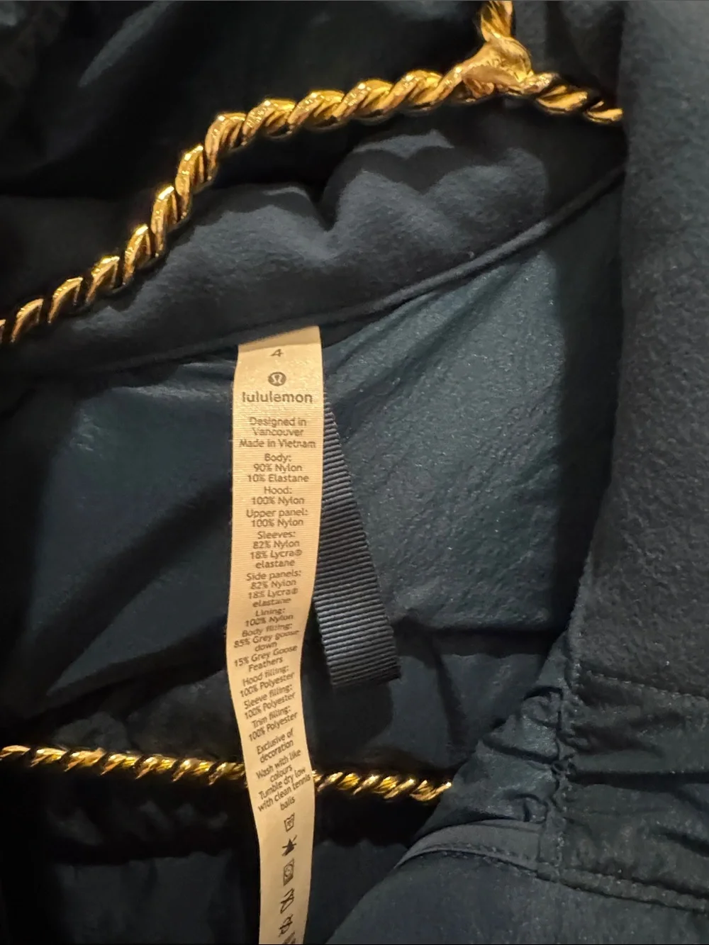 lululemon athletica lightweight quilted